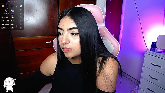 eva six online show from December 12, 7:48 pm