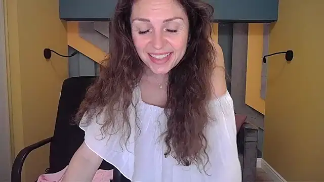 EllaLong online show from December 8, 3:35 pm