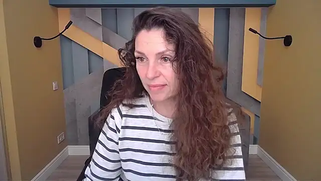 EllaLong online show from November 29, 12:30 pm