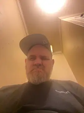 Snapshot of mrscum4u chatting on January 9, 2:33 am mrscum4u online show from January 9, 2:33 am