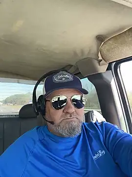 Snapshot of mrscum4u chatting on March 18, 4:59 pm mrscum4u online show from March 18, 4:59 pm