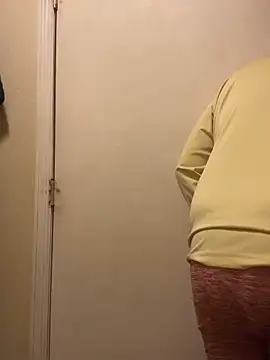 Snapshot of mrscum4u chatting on November 13, 2:21 am mrscum4u online show from November 13, 2:21 am