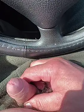 Snapshot of makar8 chatting on March 28, 10:15 am makar8 online show from March 28, 10:15 am