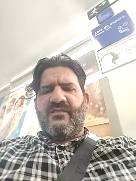 Snapshot of Maxi_TheBigDaddy chatting on February 6, 4:54 pm Maxi TheBigDaddy online show from February 6, 4:54 pm