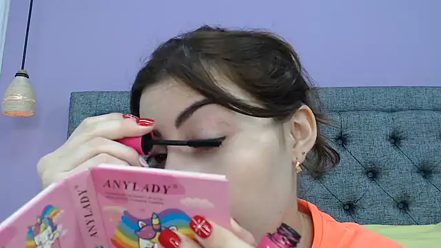 LilaSuni online show from December 12, 2:11 pm