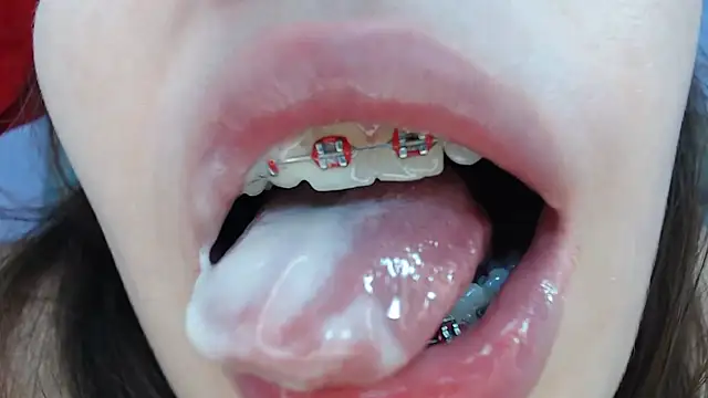 LilaSuni online show from December 15, 3:42 pm