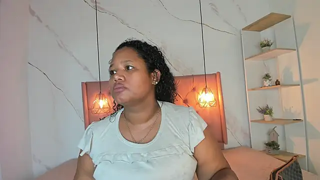 Belle Brunette online show from December 5, 8:38 pm