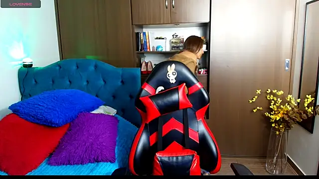 valeria teiku online show from October 11, 2:33 am