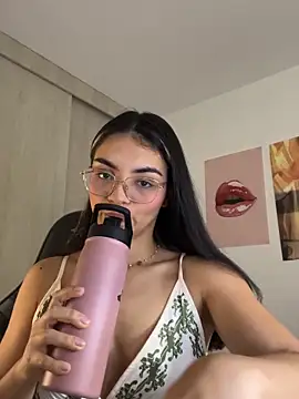 Cat2525 online show from April 11, 7:51 pm