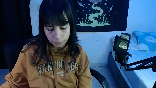 Snapshot of shy_katy_ chatting on January 18, 12:57 am shy katy  online show from January 18, 12:57 am
