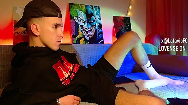 Snapshot of Midnighter_ chatting on January 28, 6:39 pm Midnighter  online show from January 28, 6:39 pm