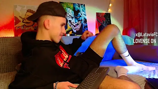 Snapshot of Midnighter_ chatting on January 28, 9:40 pm Midnighter  online show from January 28, 9:40 pm