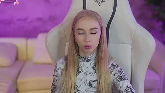 Amelia Blaze online show from February 6, 4:10 am