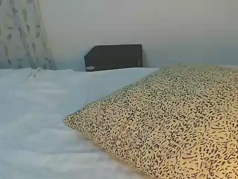 Snapshot of wetmypants chatting on October 4, 8:45 am wetmypants online show from October 4, 8:45 am