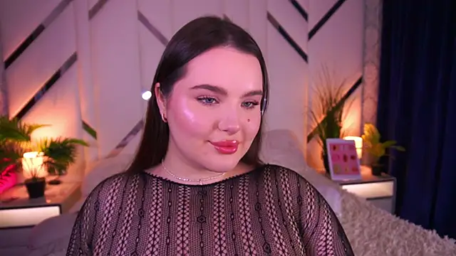 Snapshot of CuteAmberr chatting on January 13, 1:00 am CuteAmberr online show from January 13, 1:00 am