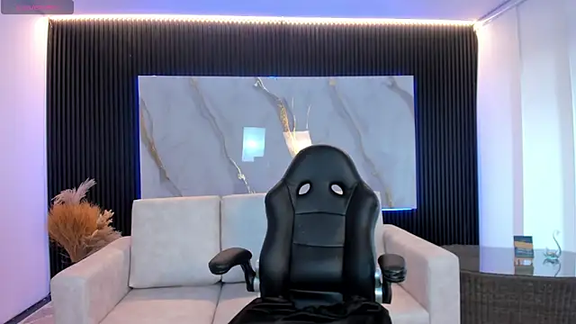 charlottewhitte online show from January 17, 1:05 pm