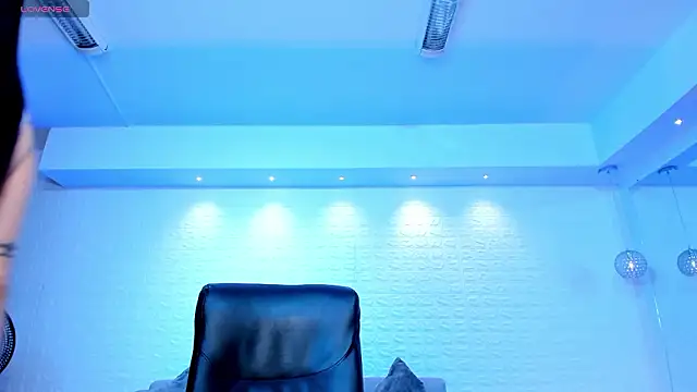 charlottewhitte online show from February 5, 12:54 pm