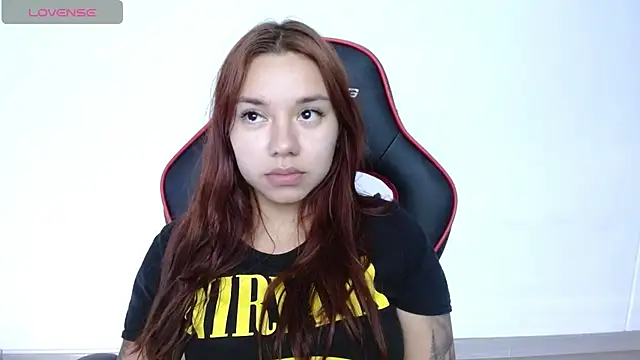 Snapshot of samantha_tattu chatting on December 6, 12:23 am samantha tattu online show from December 6, 12:23 am