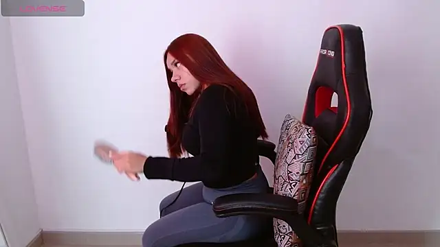 Snapshot of samantha_tattu chatting on March 4, 7:32 pm samantha tattu online show from March 4, 7:32 pm