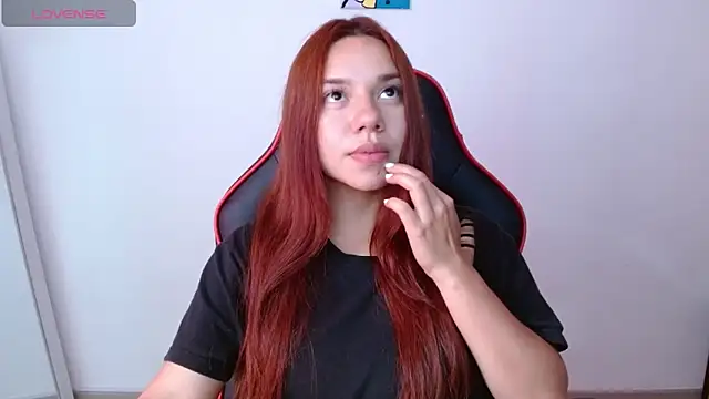 Snapshot of samantha_tattu chatting on March 18, 8:04 pm samantha tattu online show from March 18, 8:04 pm