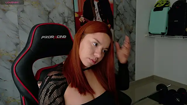 Snapshot of samantha_tattu chatting on October 10, 8:08 pm samantha tattu online show from October 10, 8:08 pm