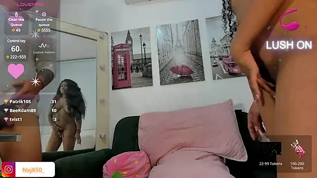 HOTBLACKANDWHITE2 online show from December 12, 1:10 am