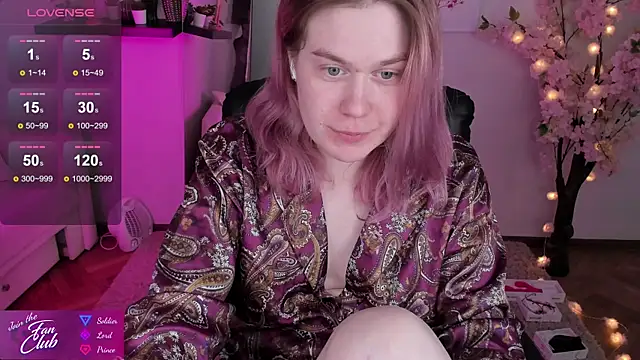 Nancy Sun  online show from December 5, 2:33 pm