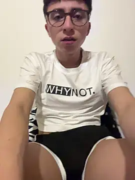 CamiRojas boy online show from October 31, 4:13 am