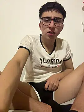 CamiRojas boy online show from March 17, 3:44 am