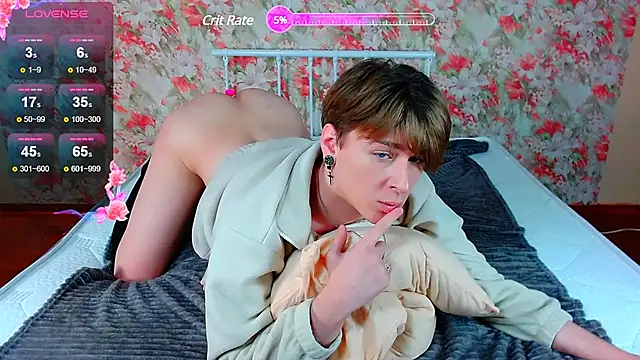 Snapshot of _YummyTony_ chatting on February 22, 2:19 pm YummyTony online show from February 22, 2:19 pm