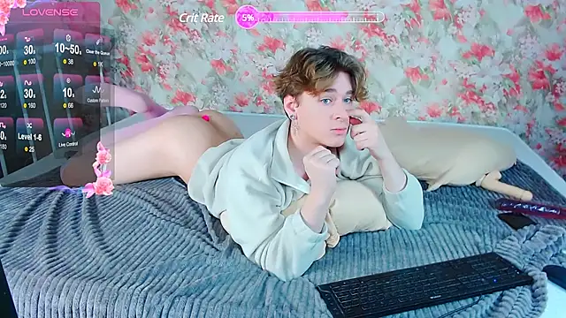 Snapshot of _YummyTony_ chatting on March 15, 2:23 pm YummyTony online show from March 15, 2:23 pm