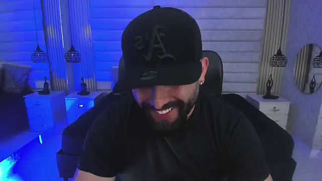 Snapshot of jhon_bear03 chatting on January 5, 5:27 pm jhon bear03 online show from January 5, 5:27 pm