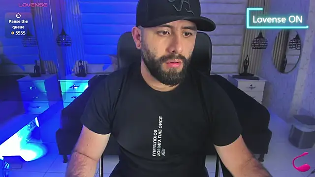 Snapshot of jhon_bear03 chatting on January 8, 11:34 am jhon bear03 online show from January 8, 11:34 am