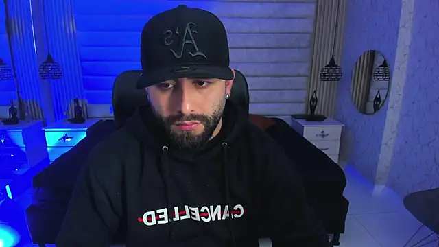 Snapshot of jhon_bear03 chatting on January 13, 11:15 am jhon bear03 online show from January 13, 11:15 am