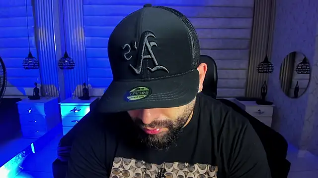 Snapshot of jhon_bear03 chatting on February 10, 11:25 am jhon bear03 online show from February 10, 11:25 am