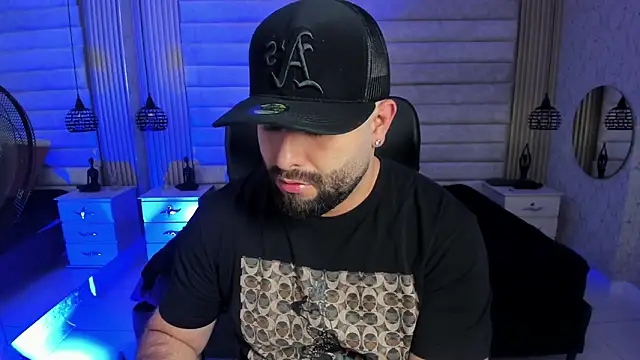 Snapshot of jhon_bear03 chatting on February 28, 11:33 am jhon bear03 online show from February 28, 11:33 am