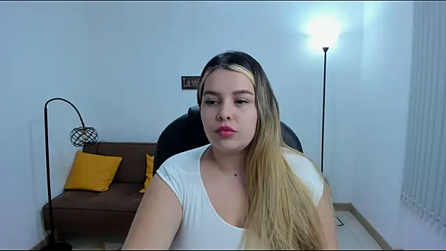 camiilaa1 online show from February 8, 4:57 am