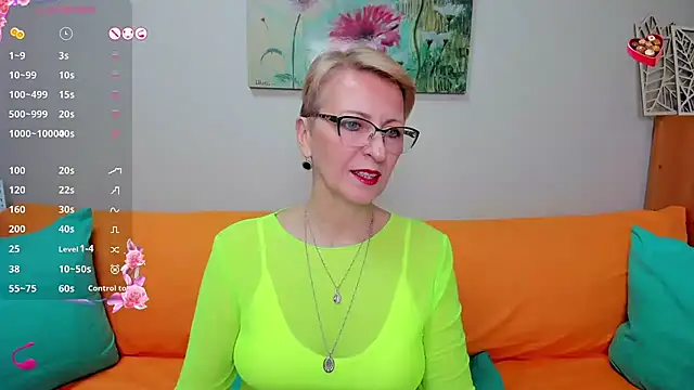 Snapshot of iamyourdream89 chatting on February 5, 4:03 pm iamyourdream89 online show from February 5, 4:03 pm