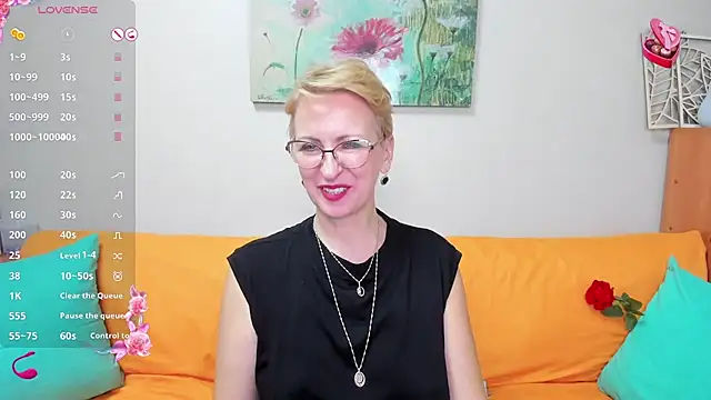 Snapshot of iamyourdream89 chatting on March 10, 9:29 pm iamyourdream89 online show from March 10, 9:29 pm