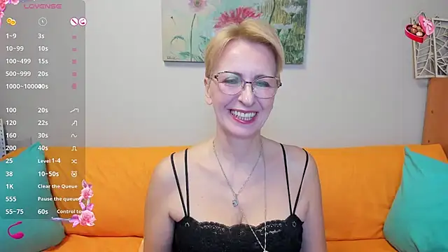 Snapshot of iamyourdream89 chatting on March 11, 5:35 pm iamyourdream89 online show from March 11, 5:35 pm