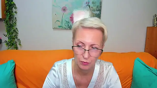 Snapshot of iamyourdream89 chatting on October 13, 1:44 pm iamyourdream89 online show from October 13, 1:44 pm