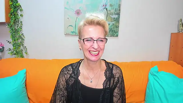 Snapshot of iamyourdream89 chatting on October 24, 11:39 am iamyourdream89 online show from October 24, 11:39 am