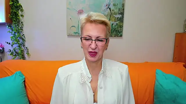 Snapshot of iamyourdream89 chatting on November 16, 7:47 am iamyourdream89 online show from November 16, 7:47 am