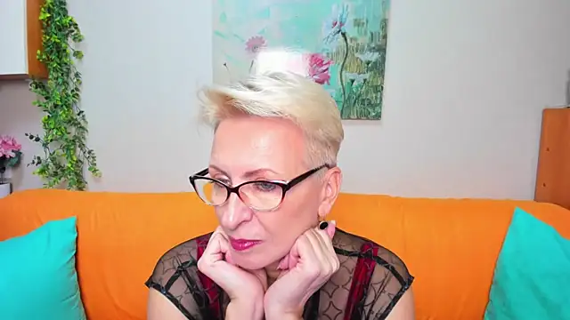 Snapshot of iamyourdream89 chatting on November 18, 12:31 pm iamyourdream89 online show from November 18, 12:31 pm