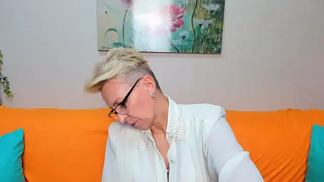 Snapshot of iamyourdream89 chatting on December 3, 9:07 am iamyourdream89 online show from December 3, 9:07 am