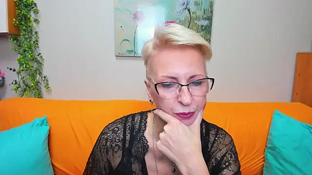 Snapshot of iamyourdream89 chatting on December 5, 1:09 pm iamyourdream89 online show from December 5, 1:09 pm