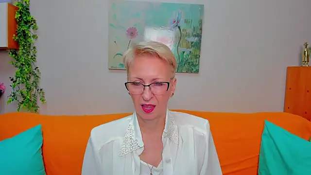 iamyourdream89 online show from February 5, 2:00 pm