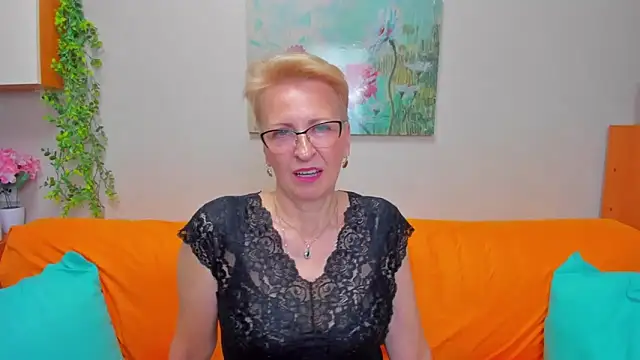 iamyourdream89 online show from May 21, 10:44 am