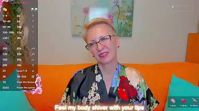 iamyourdream89 online show from May 27, 6:49 pm