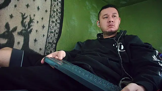 sweet cock28 online show from March 17, 3:40 pm